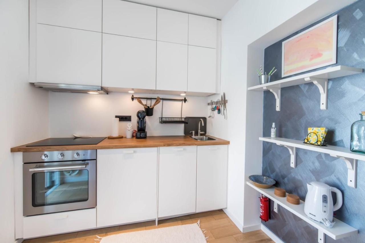 Marta Apartment Ровин Екстериор снимка