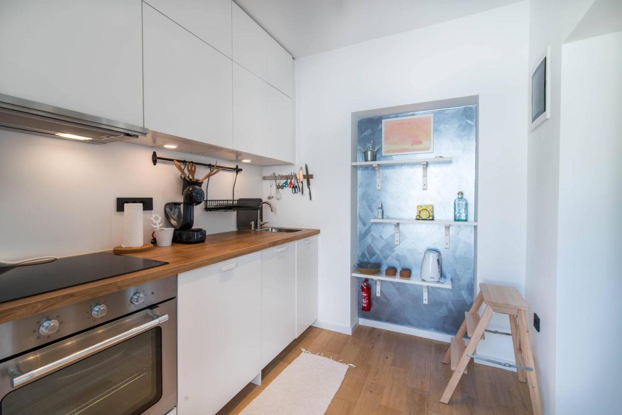 Marta Apartment Ровин Екстериор снимка