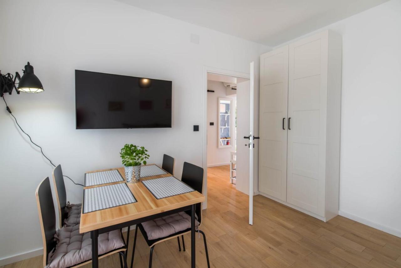 Marta Apartment Ровин Екстериор снимка