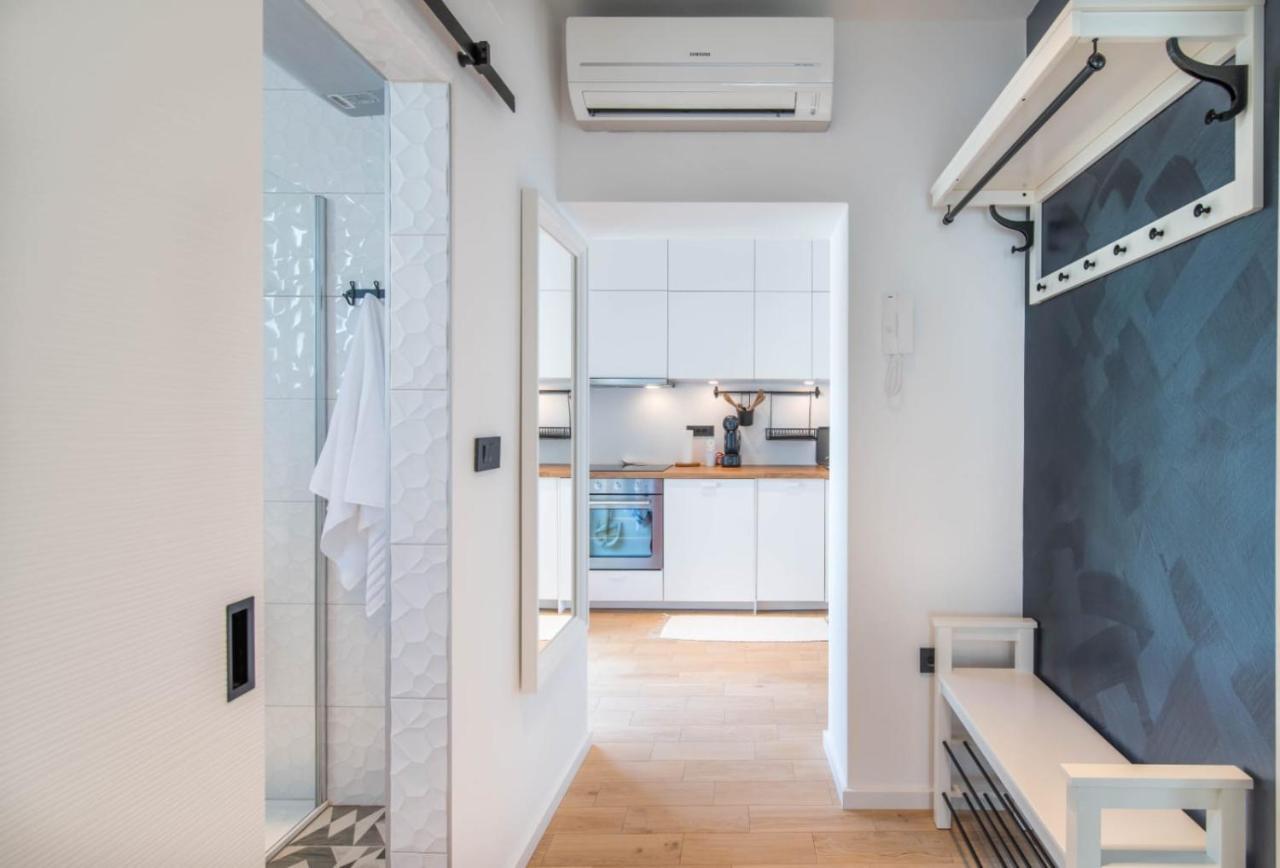 Marta Apartment Ровин Екстериор снимка