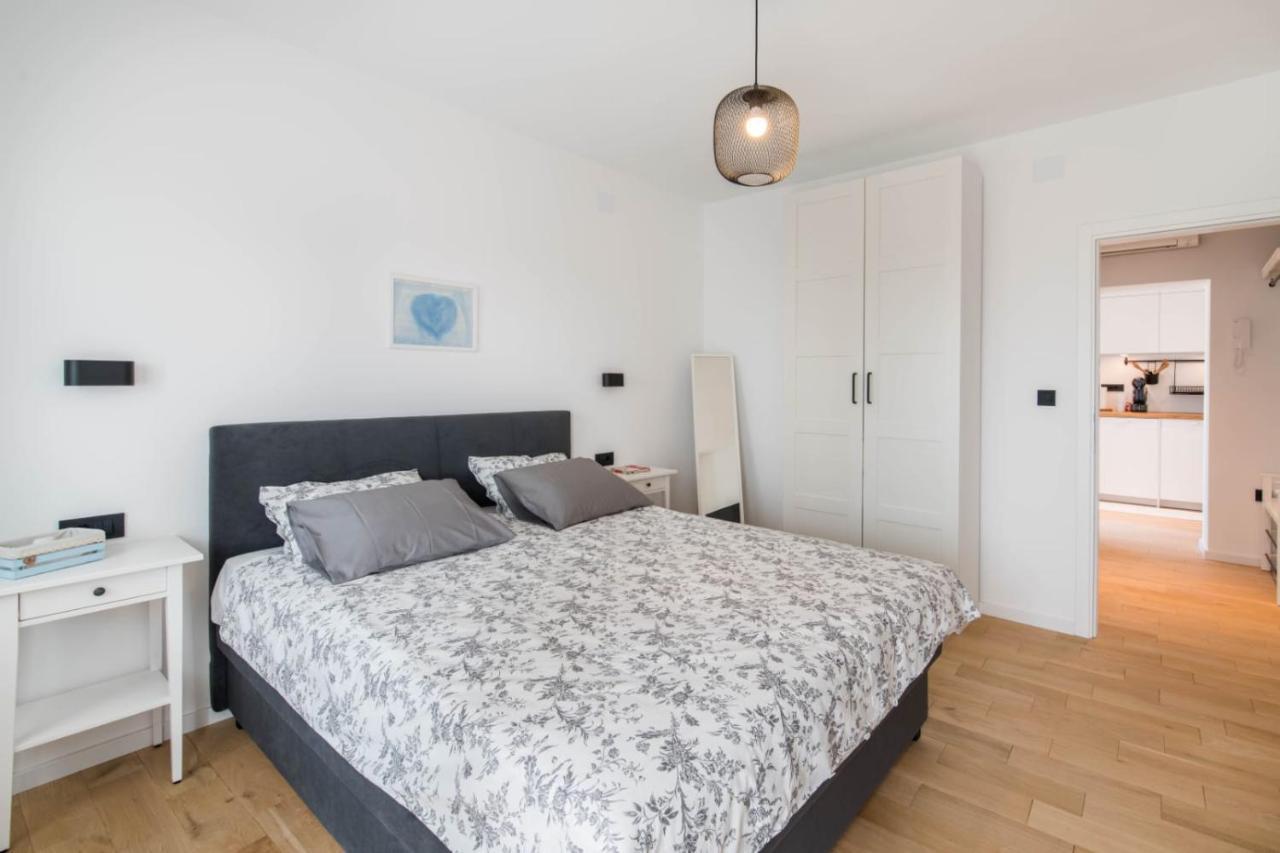Marta Apartment Ровин Екстериор снимка