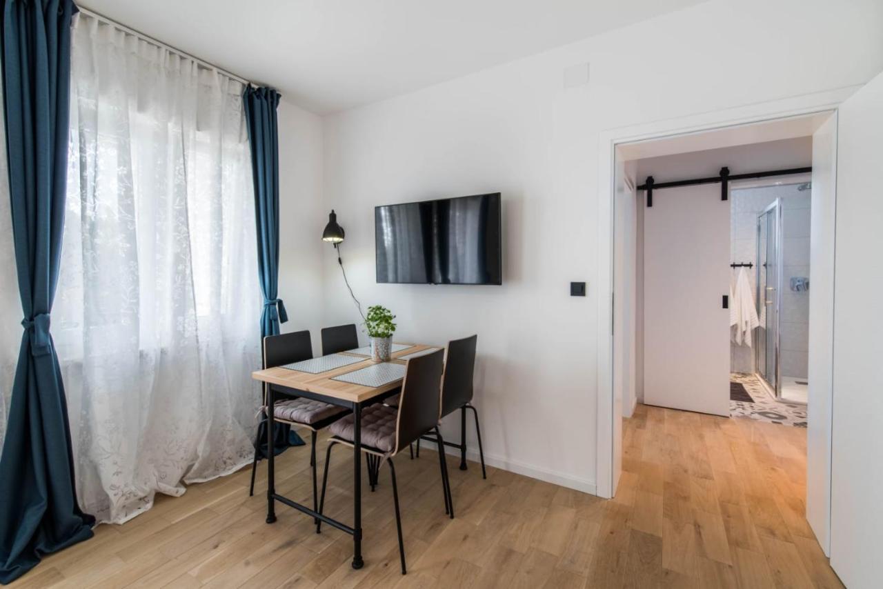 Marta Apartment Ровин Екстериор снимка